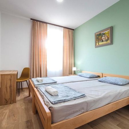 Zoe Pirot Apartment Екстериор снимка